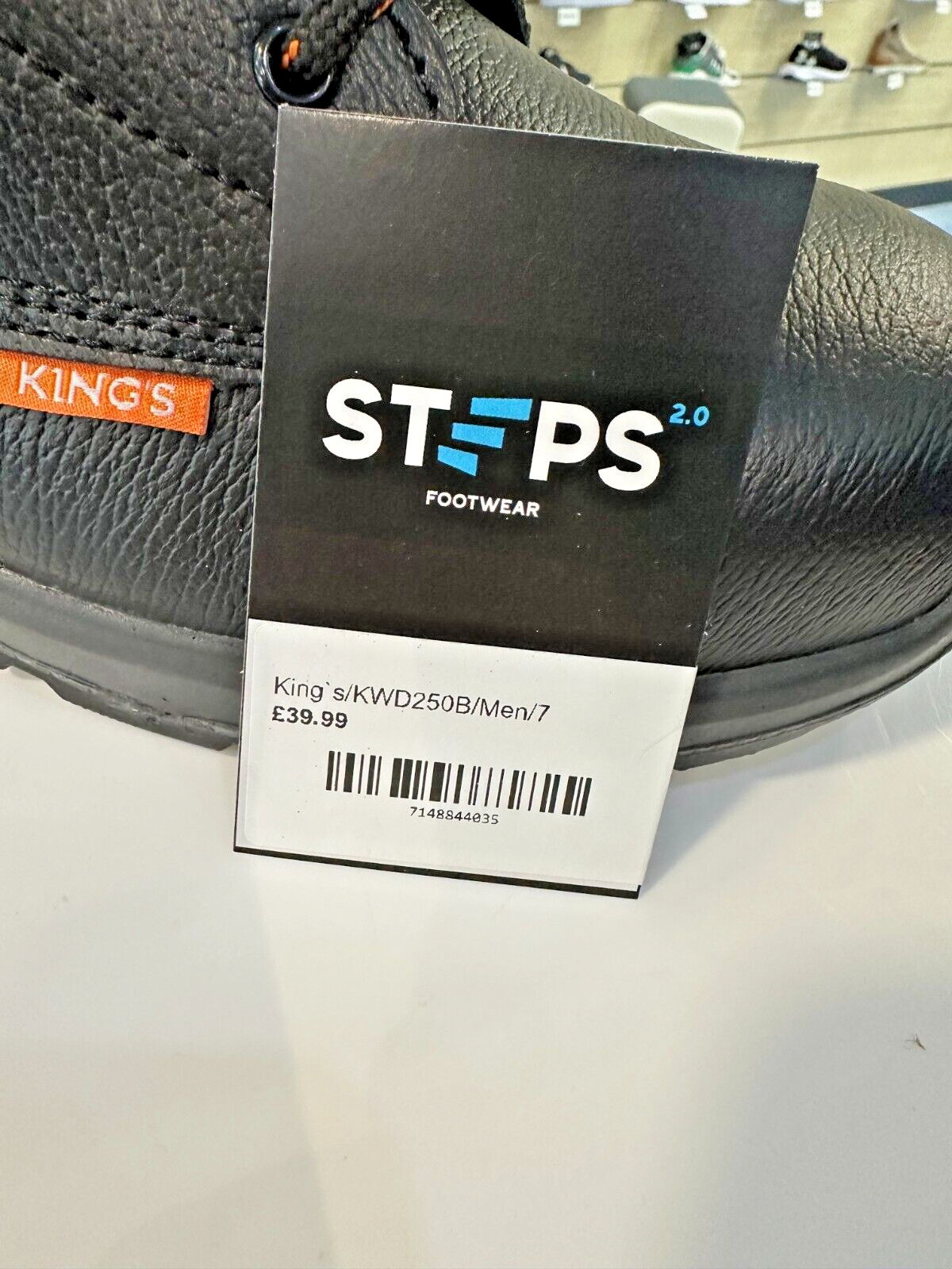 6835711