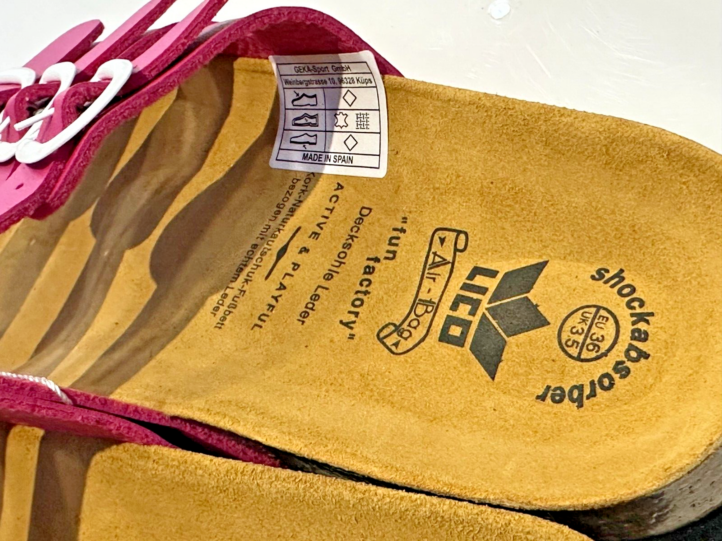 6835813